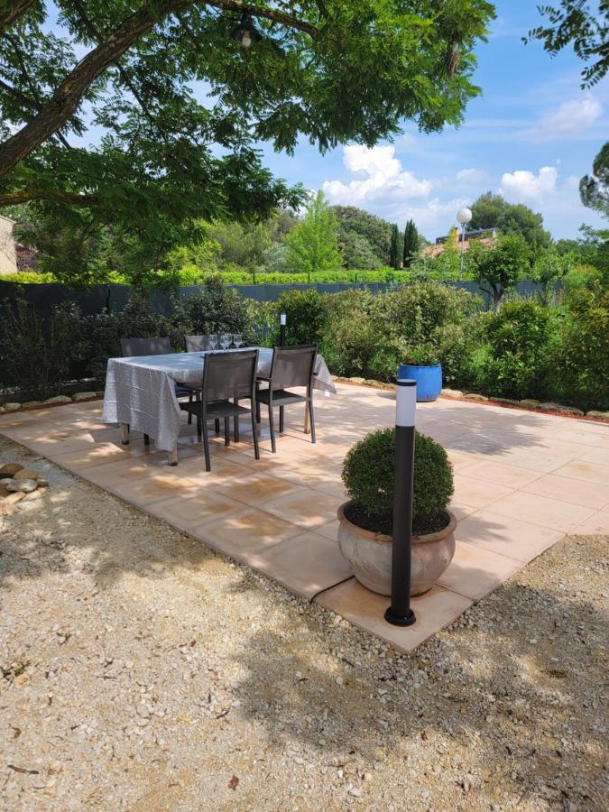 Gite Elegant Au Calme Mazan Exterior foto
